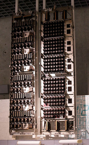 国立科学博物館に展示されているETL Mark IIのリレーユニット。出典：理工電子資料館:ETL-MarkⅡ